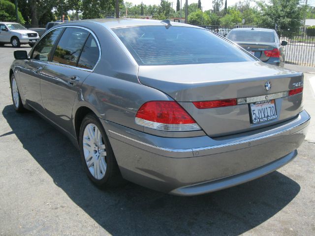 BMW 7 series 2003 photo 2