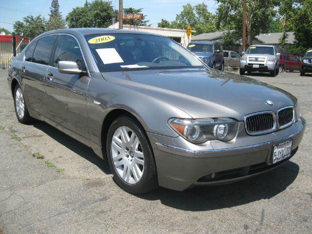 BMW 7 series 2003 photo 9