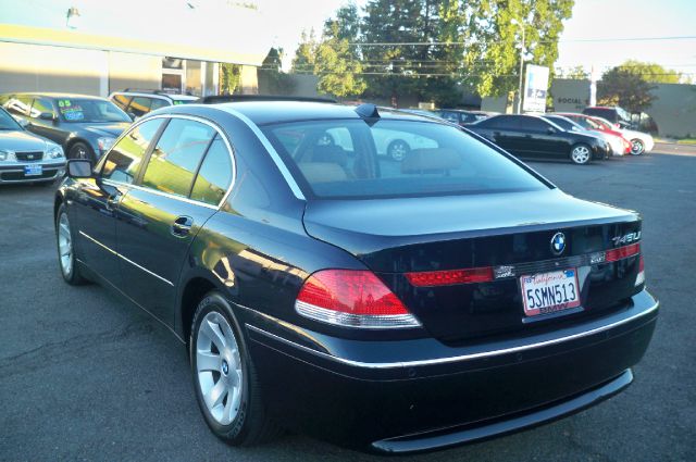 BMW 7 series 2003 photo 2