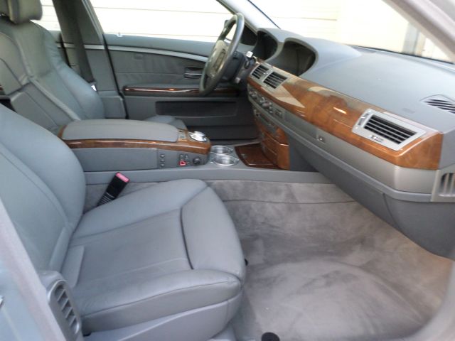 BMW 7 series 2003 photo 9