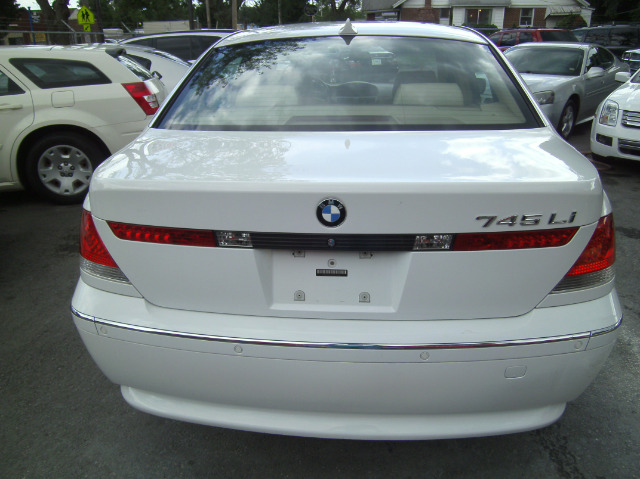 BMW 7 series 2003 photo 10