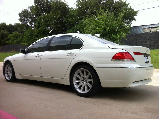 BMW 7 series 2003 photo 2