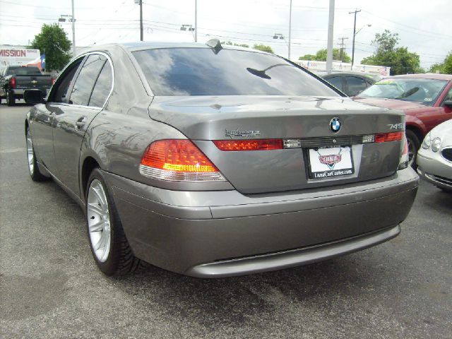 BMW 7 series 2003 photo 2