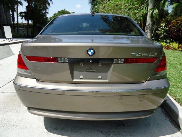 BMW 7 series 2004 photo 12