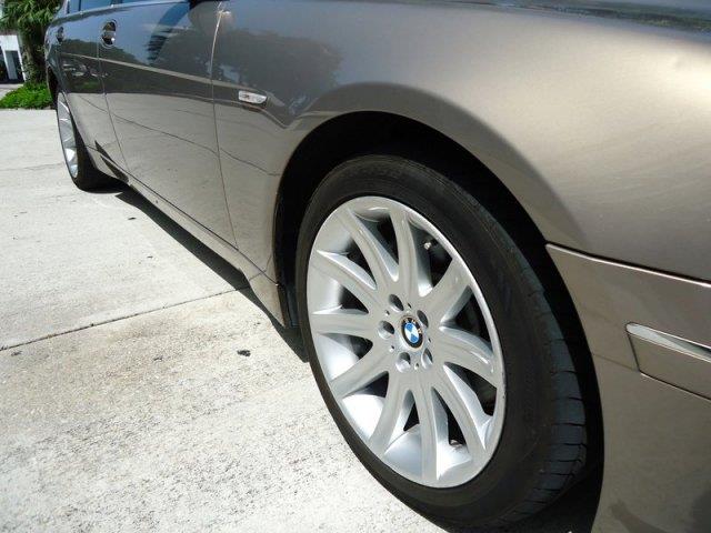 BMW 7 series 2004 photo 2