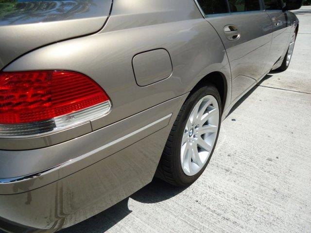 BMW 7 series 2004 photo 22