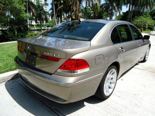 BMW 7 series 2004 photo 27