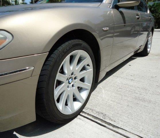 BMW 7 series 2004 photo 4