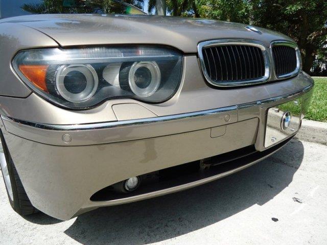 BMW 7 series 2004 photo 9