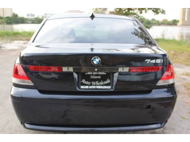 BMW 7 series 2004 photo 1