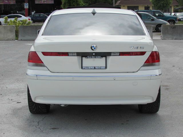 BMW 7 series 2004 photo 25