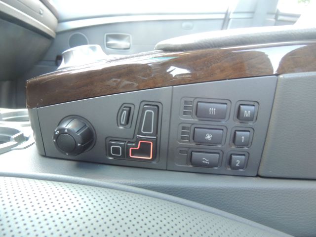 BMW 7 series 2004 photo 20