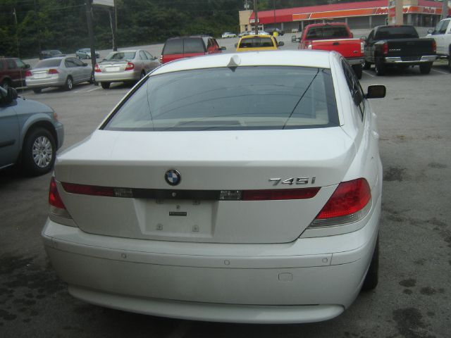 BMW 7 series 2004 photo 2