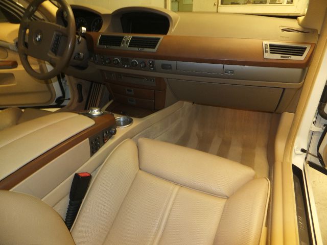 BMW 7 series 2004 photo 12