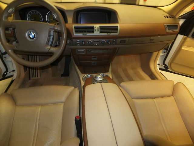 BMW 7 series 2004 photo 22