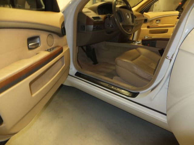 BMW 7 series 2004 photo 25