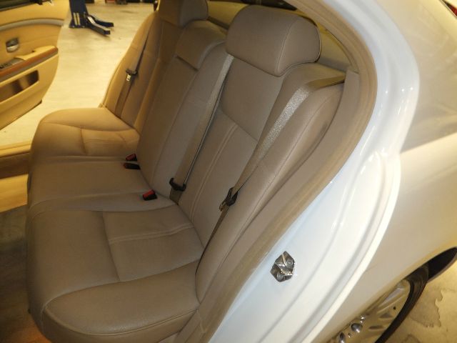 BMW 7 series 2004 photo 26