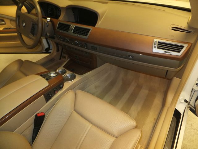 BMW 7 series 2004 photo 29