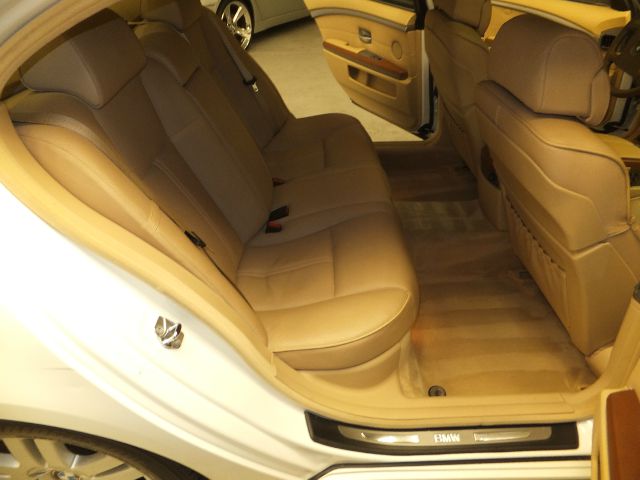 BMW 7 series 2004 photo 9