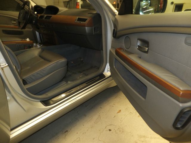 BMW 7 series 2005 photo 10