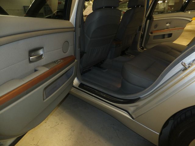 BMW 7 series 2005 photo 12