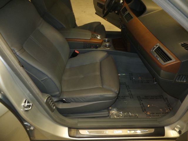 BMW 7 series 2005 photo 19