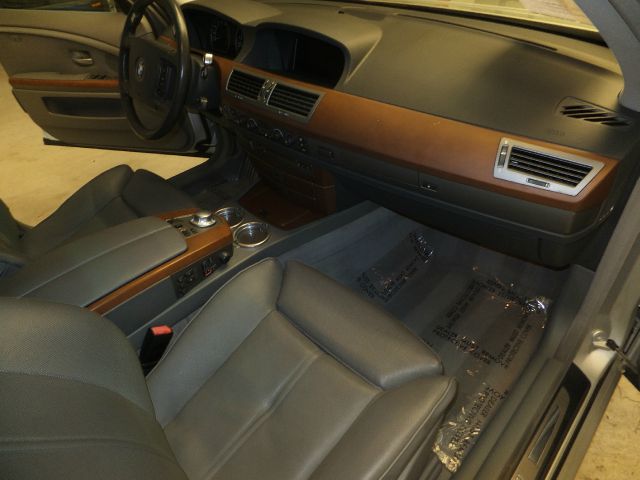 BMW 7 series 2005 photo 22