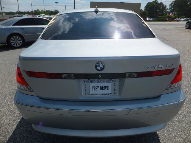 BMW 7 series 2005 photo 23