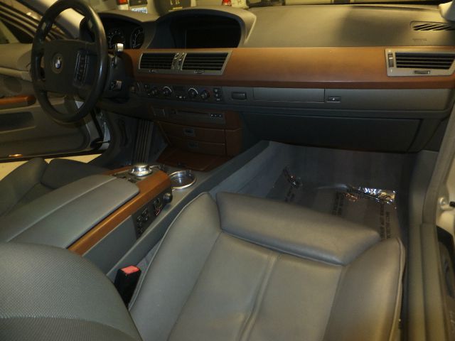 BMW 7 series 2005 photo 24