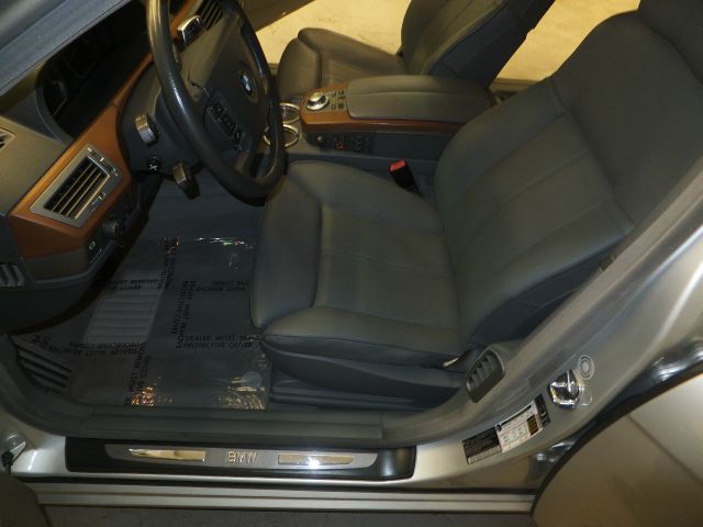 BMW 7 series 2005 photo 26