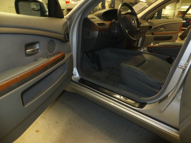 BMW 7 series 2005 photo 30