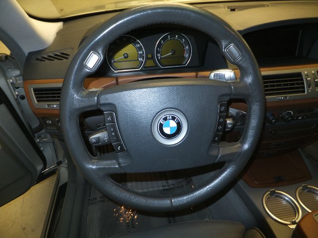 BMW 7 series 2005 photo 33