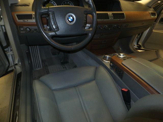 BMW 7 series 2005 photo 5