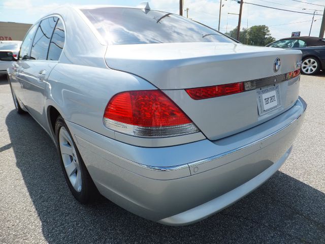 BMW 7 series 2005 photo 7