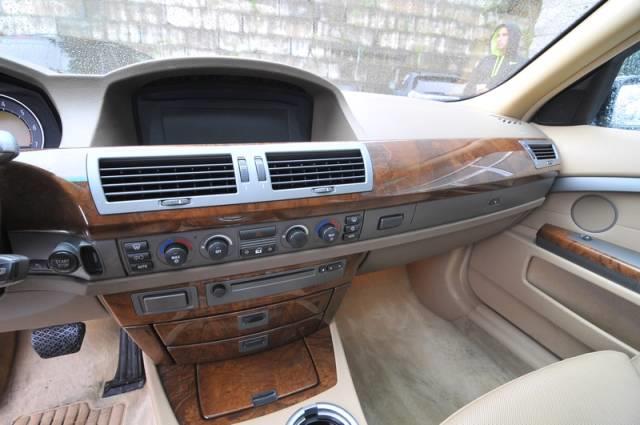 BMW 7 series 2005 photo 10