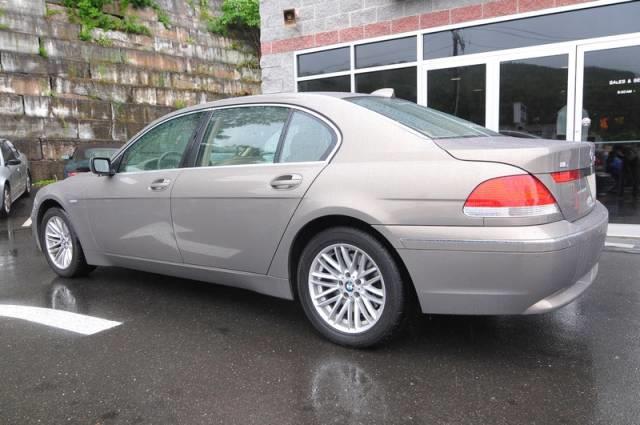 BMW 7 series 2005 photo 8