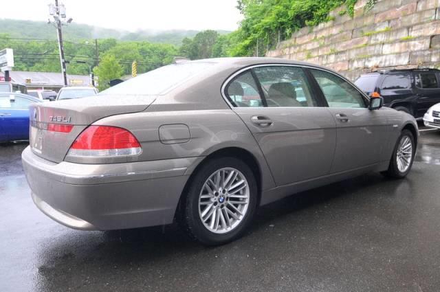 BMW 7 series 2005 photo 9