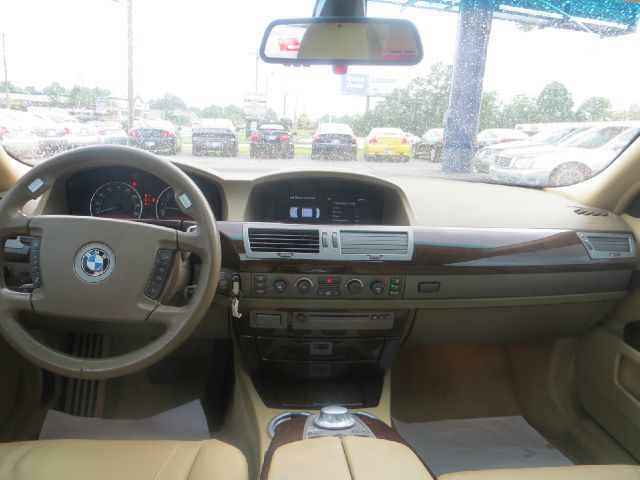 BMW 7 series 2005 photo 11