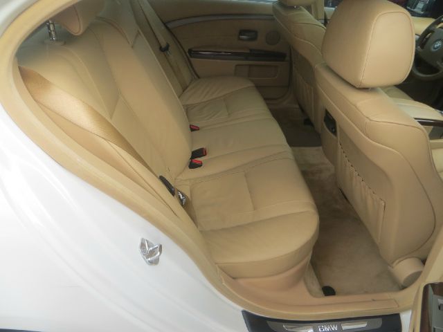 BMW 7 series 2005 photo 12