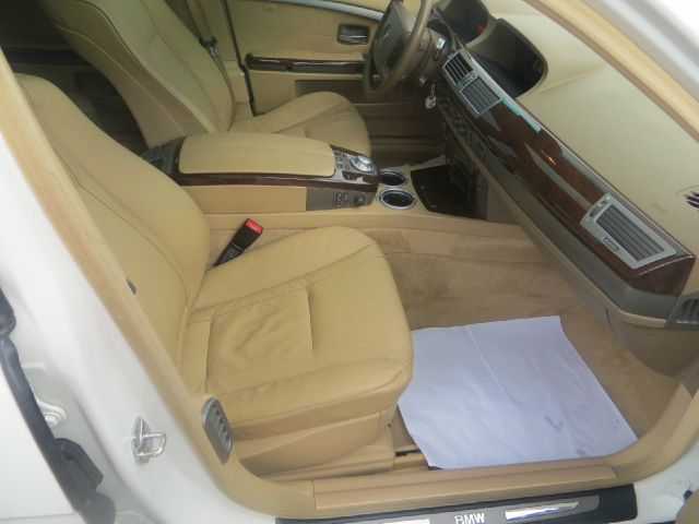 BMW 7 series 2005 photo 13