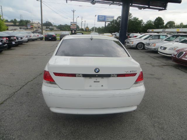 BMW 7 series 2005 photo 15