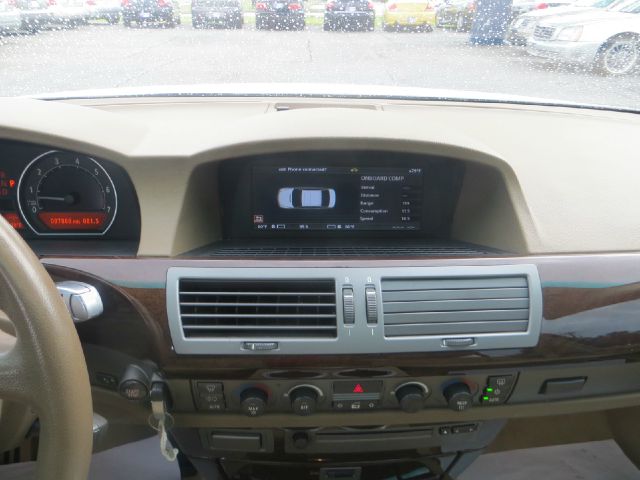 BMW 7 series 2005 photo 6