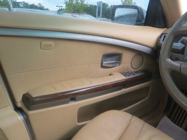 BMW 7 series 2005 photo 9