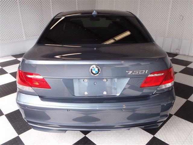 BMW 7 series 2006 photo 2