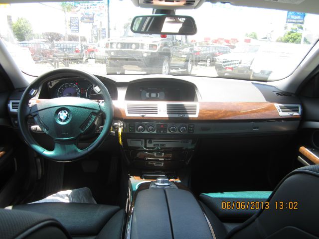 BMW 7 series 2006 photo 7