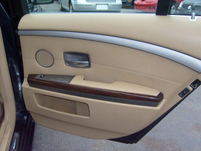 BMW 7 series 2006 photo 26