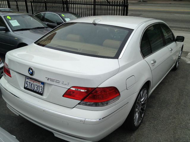 BMW 7 series 2006 photo 9