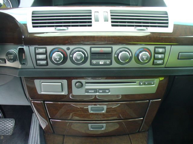 BMW 7 series 2006 photo 1