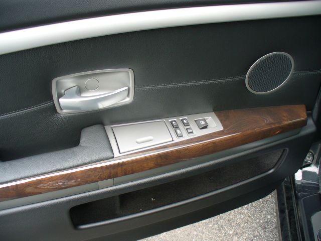 BMW 7 series 2006 photo 17