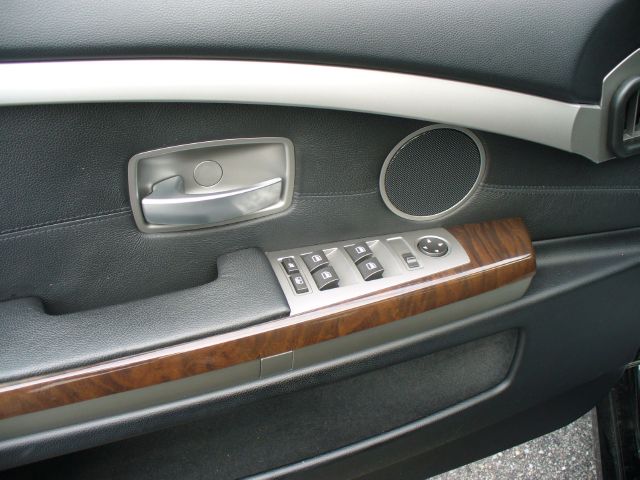 BMW 7 series 2006 photo 19